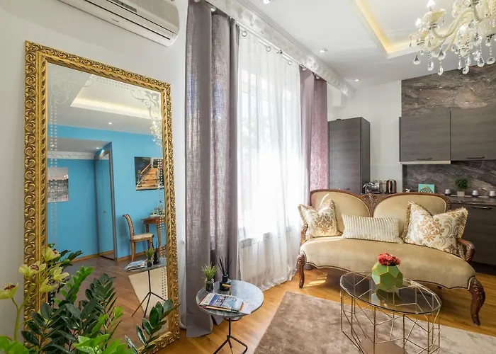 Parliament Sofia - Top Center Luxury Apartment